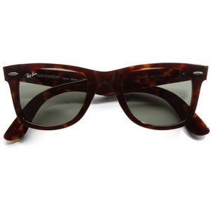 RAY-BAN Classic Wayfarer Sunglasses 😎
